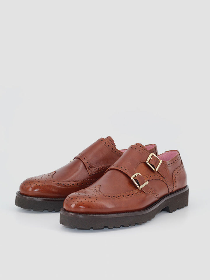 Zapato de mujer doble hebilla Berta de piel color cuero