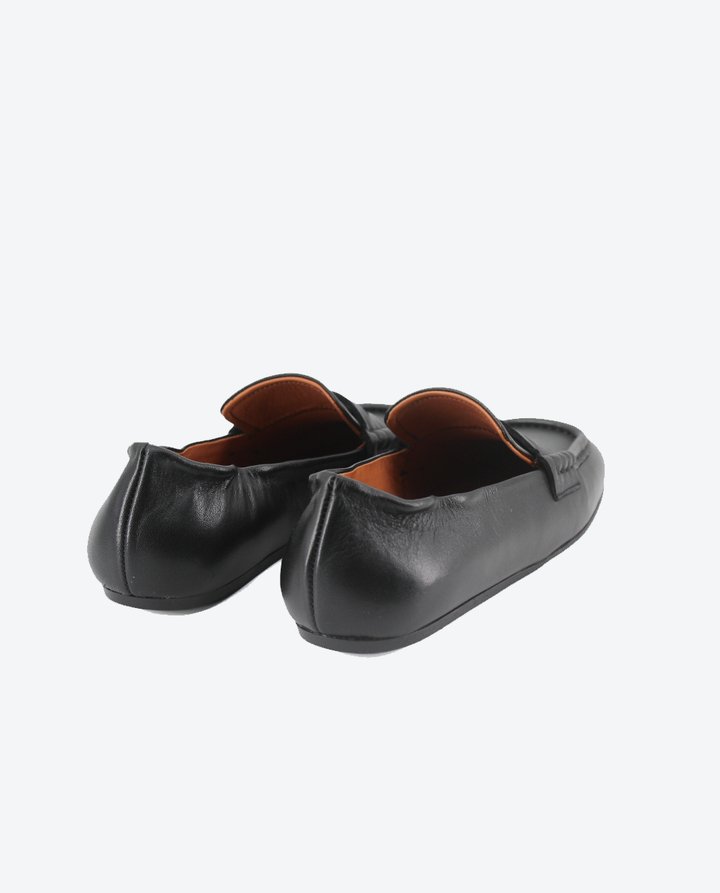 Mocasines Castellano® de piel para mujer con antifaz – Modelo Joon color negro
