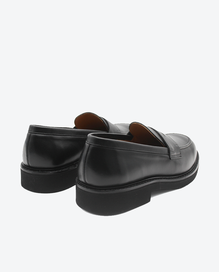Mocasines Castellano® de piel para hombre con antifaz – Modelo Lanza color negro