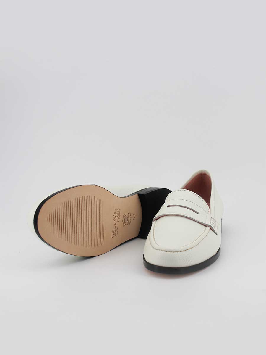 Mocasines de mujer modelo Figari blanco