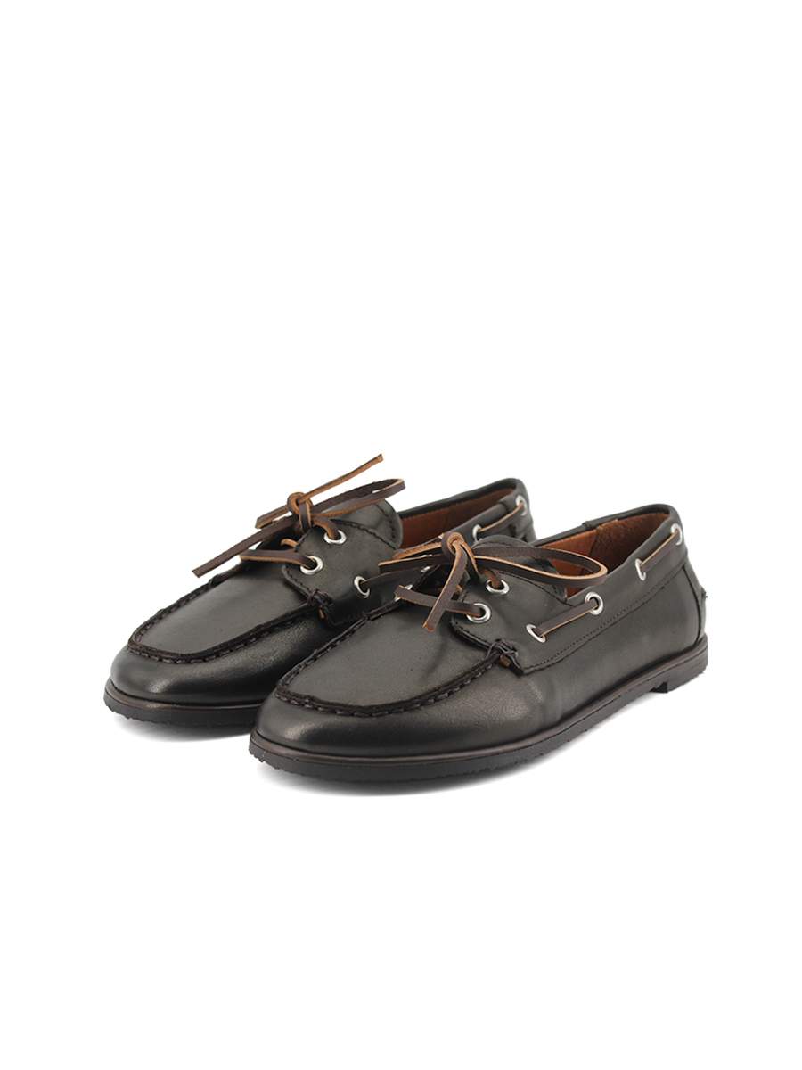 Zapato náutico de mujer en piel negra modelo Sena Castellano
