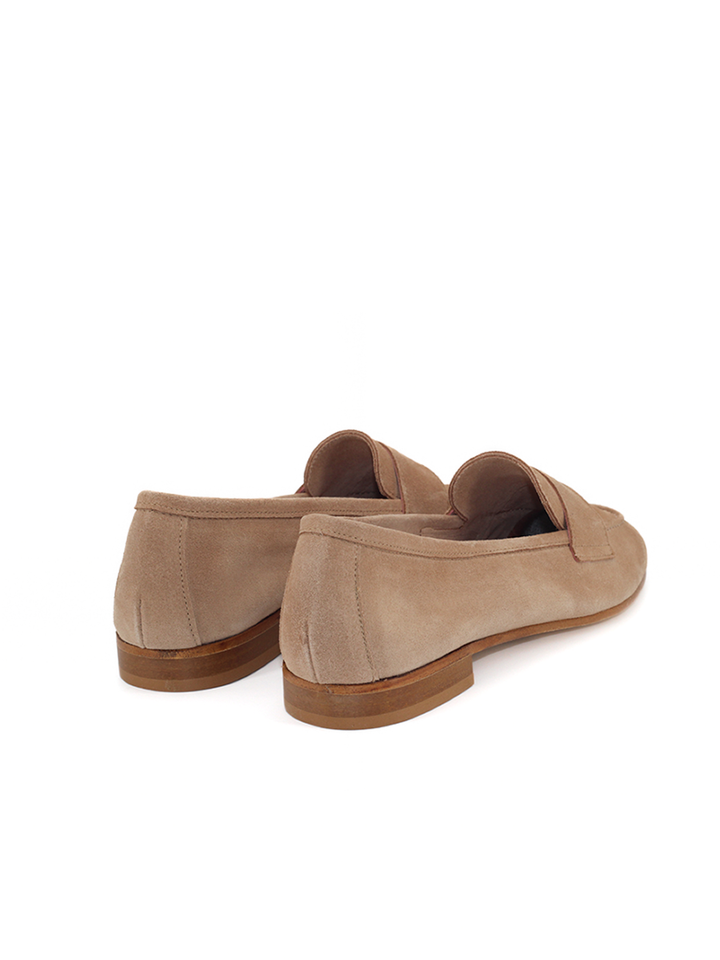 Mocasín Bandera mujer en ante arena – Hecho en España | Castellano® 1920 Madrid