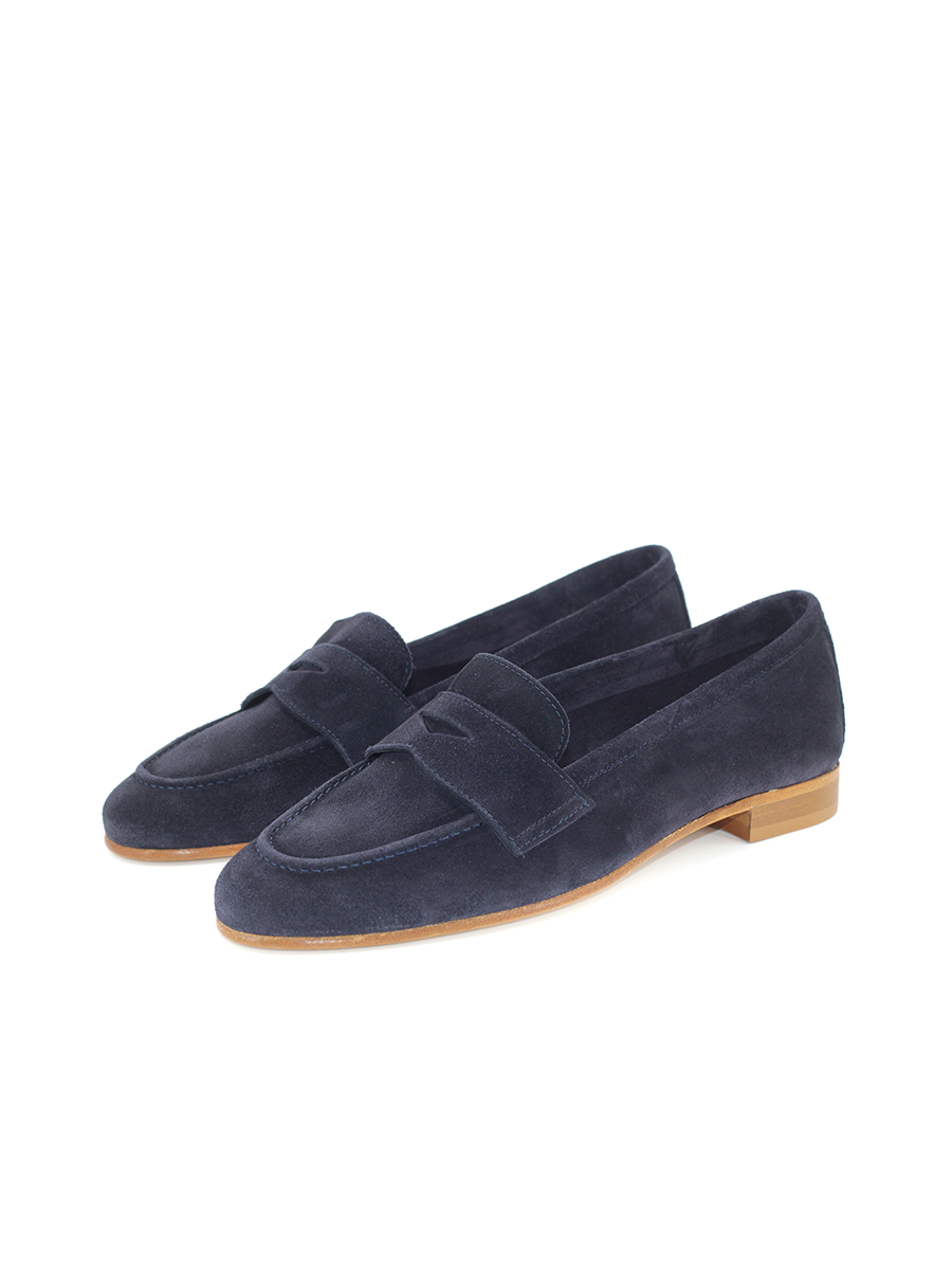 Mocasín penny mujer ante azul marino hecho en España