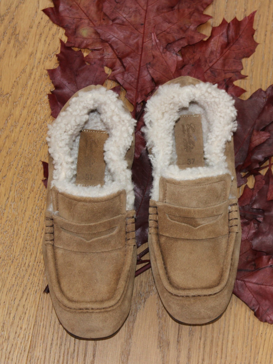 Mocasín de mujer Castellano® - Jia en serraje color camel con forro borreguito
