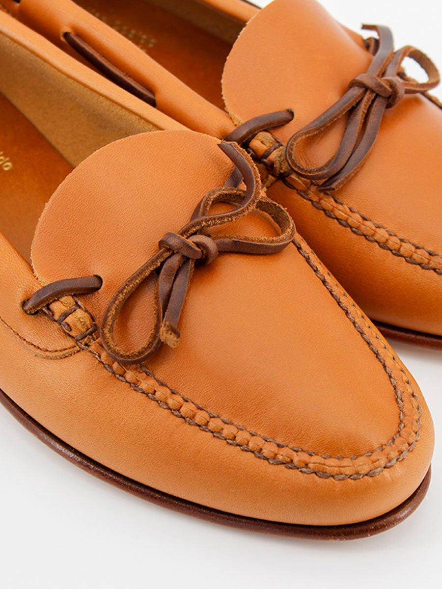 Mocasines 2204P de piel vegetal color cuero