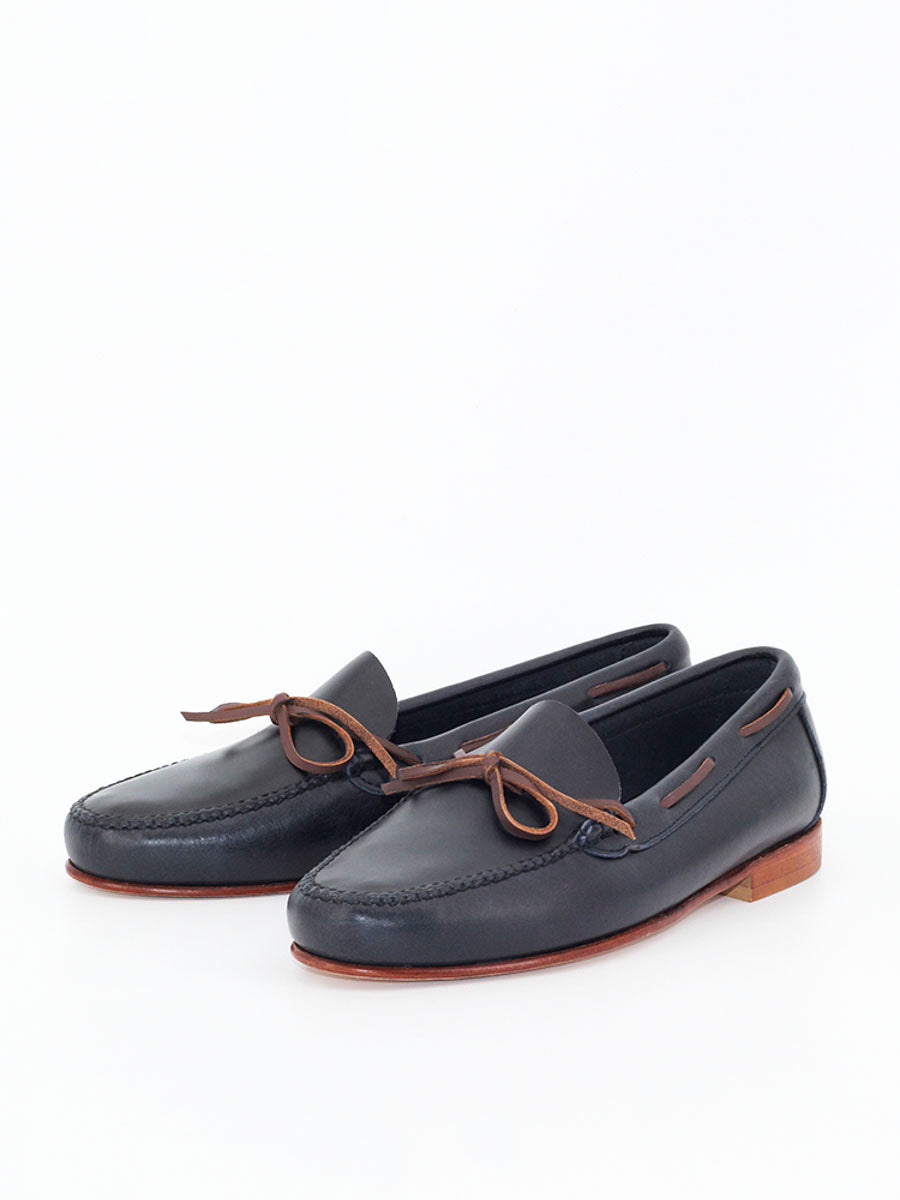 2204P loafers in navy blue leather