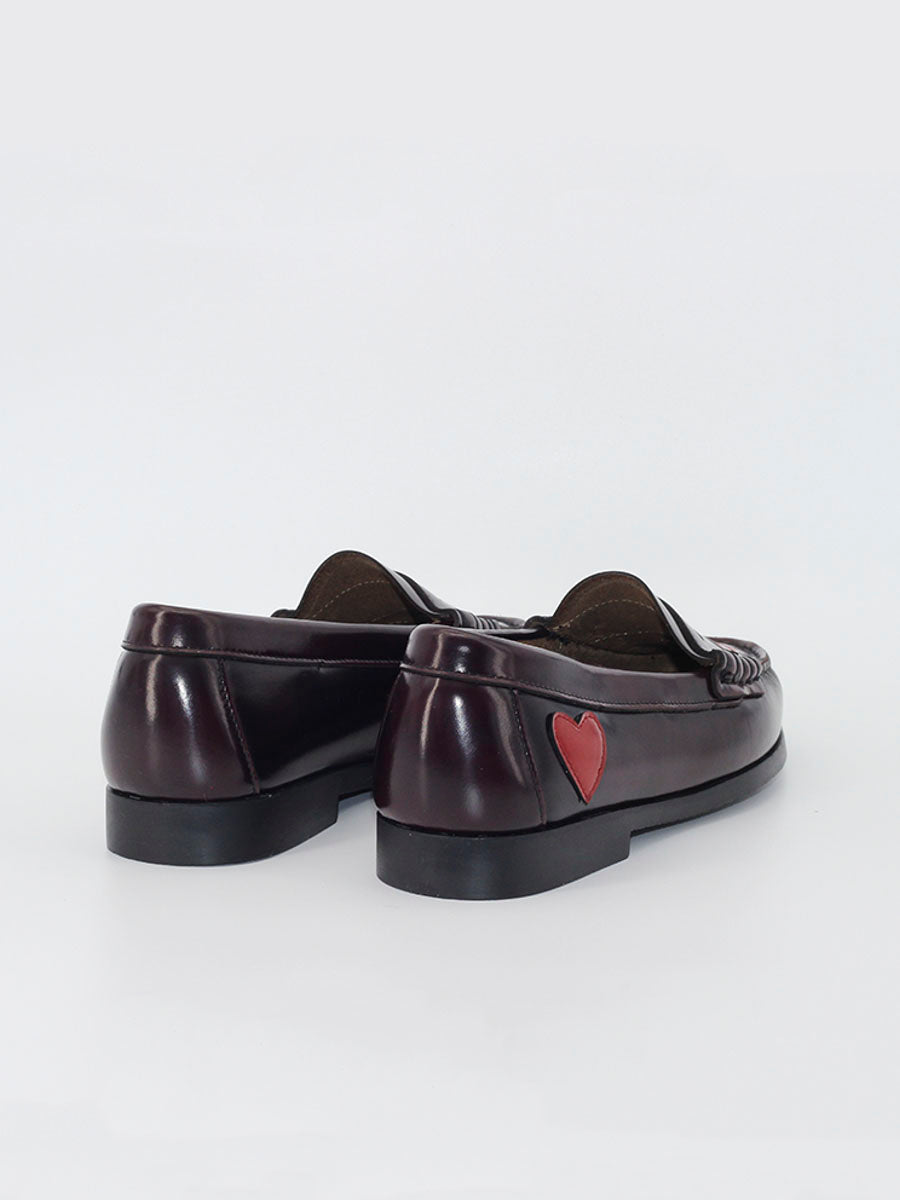 Mocasines piel antik burdeos con adorno corazones