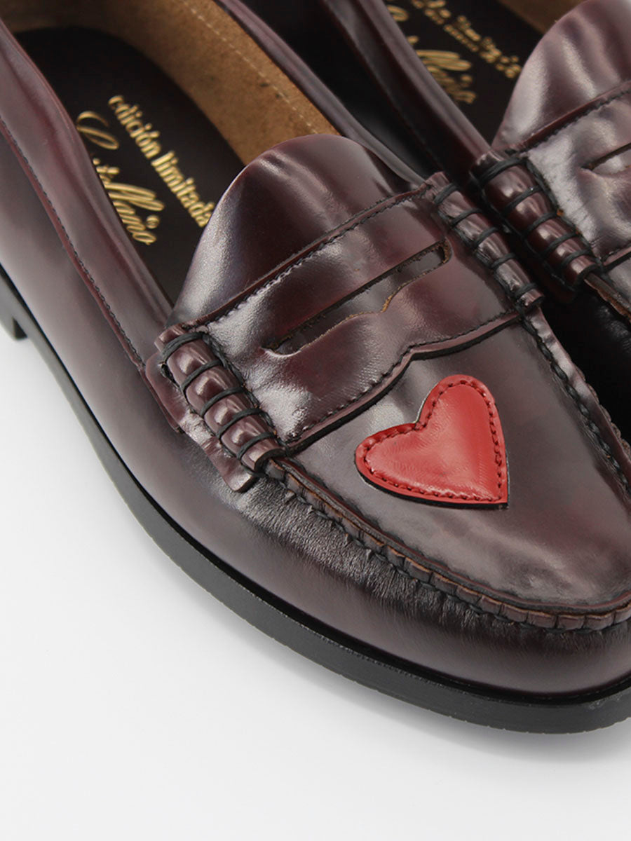 Mocasines piel antik burdeos con adorno corazones