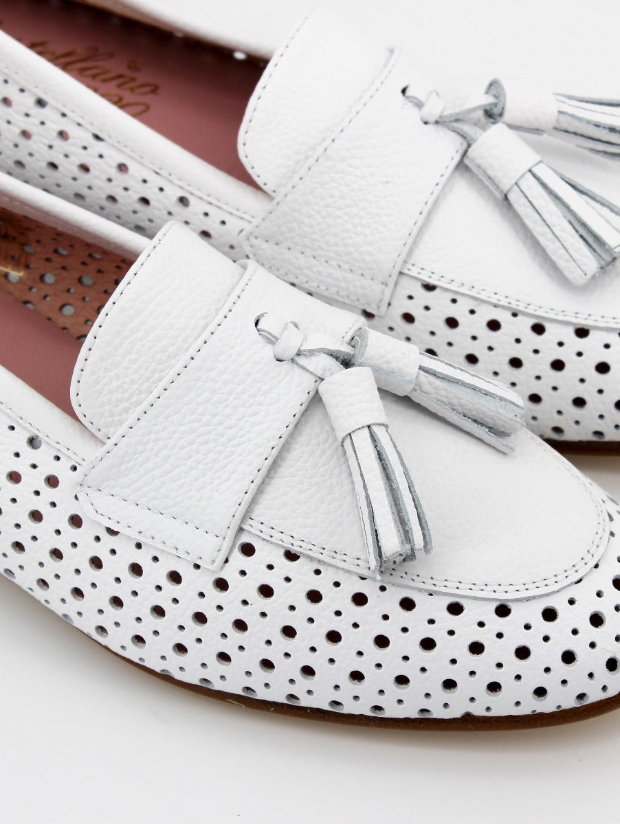 Mocasines Enna piel perforada color blanco