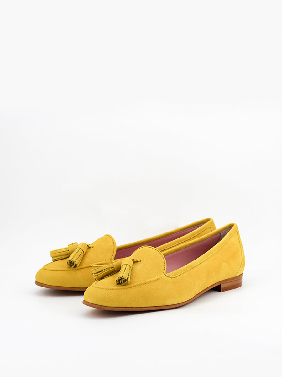 Nancy loafers with tassels in yellow suede