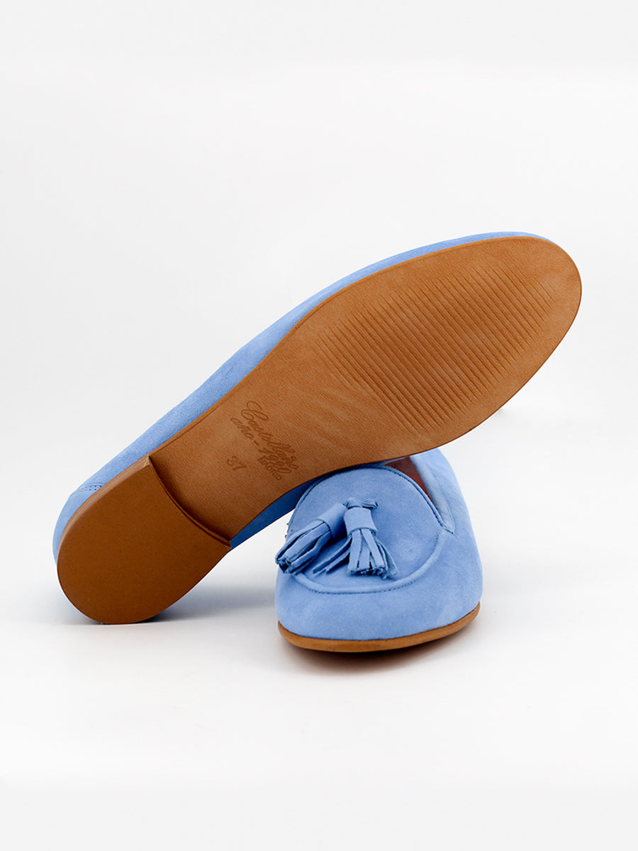 Mocasines Nancy borlas ante color celeste