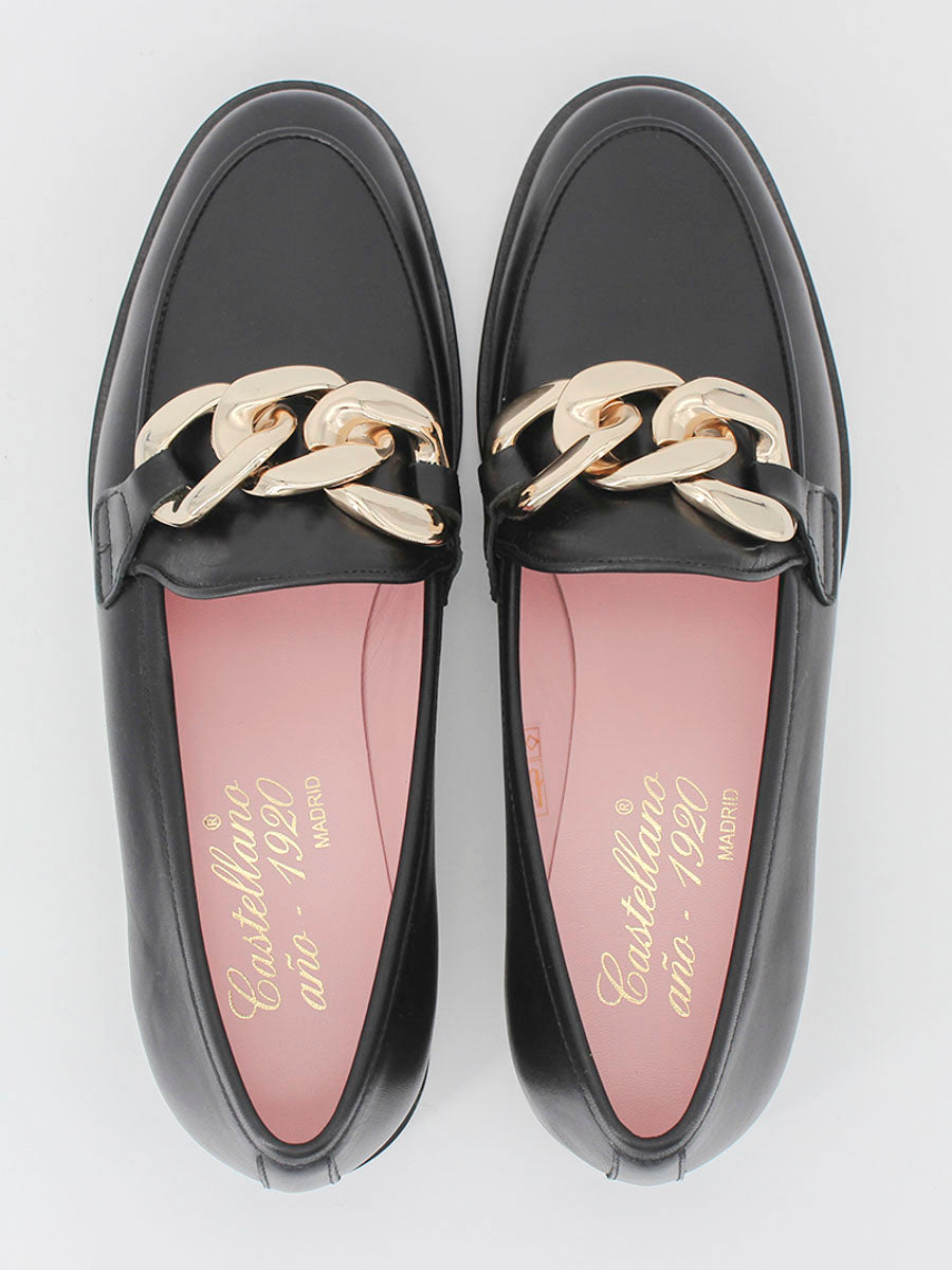 Mocasines Venus cadena color negro